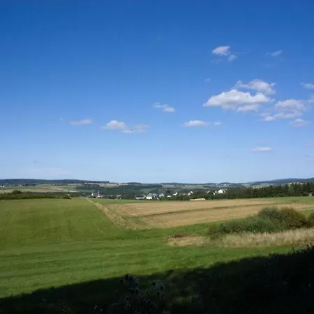 Holiday home Hochwald Familienhaus, Cleaning Included Rascheid